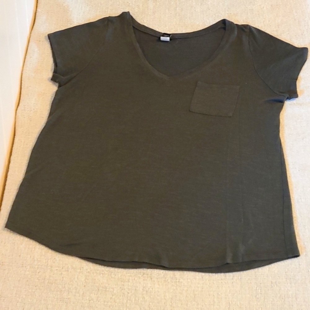 Torrid- V-neck Fit T-shirt- Plus Size 0